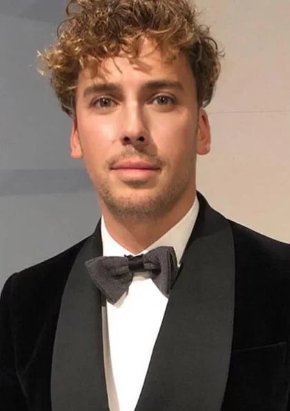 Tukli mushuklarni yaqindan korsatuvchi haqiqiy porno video